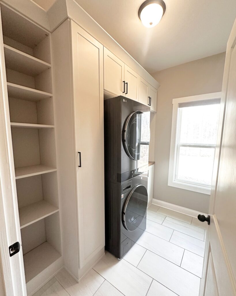 New Braunfels - Laundry Room Organization